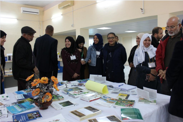 معرض الكتاب في طبعته الخامسة بكلية علوم الطبيعة والحياة